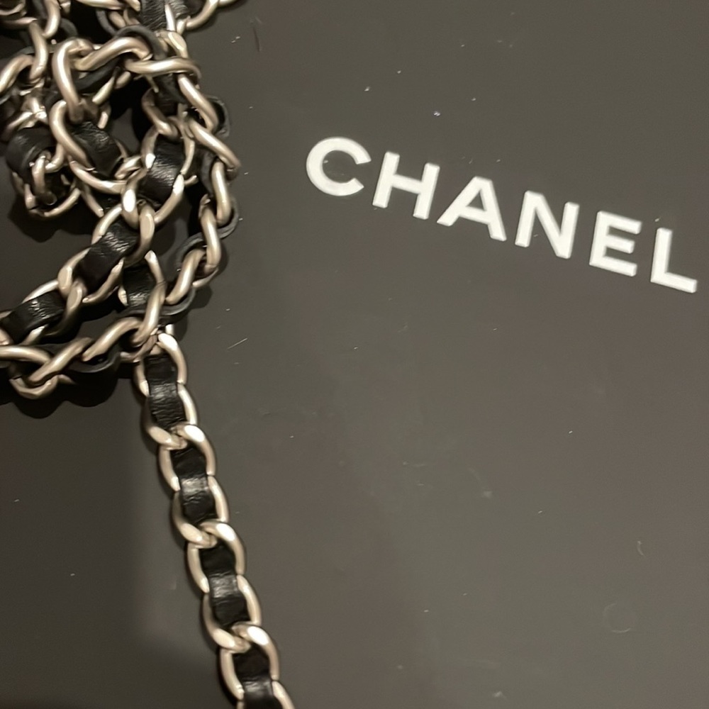 GUARANTEED AUTHENTIC Rare python matte black chanel boy wallet on a chain woc - Picture 5 of 12